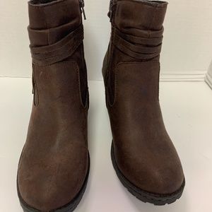 BOC boots size 7 Dark Brown Leather a little worn look - New Never Worn
